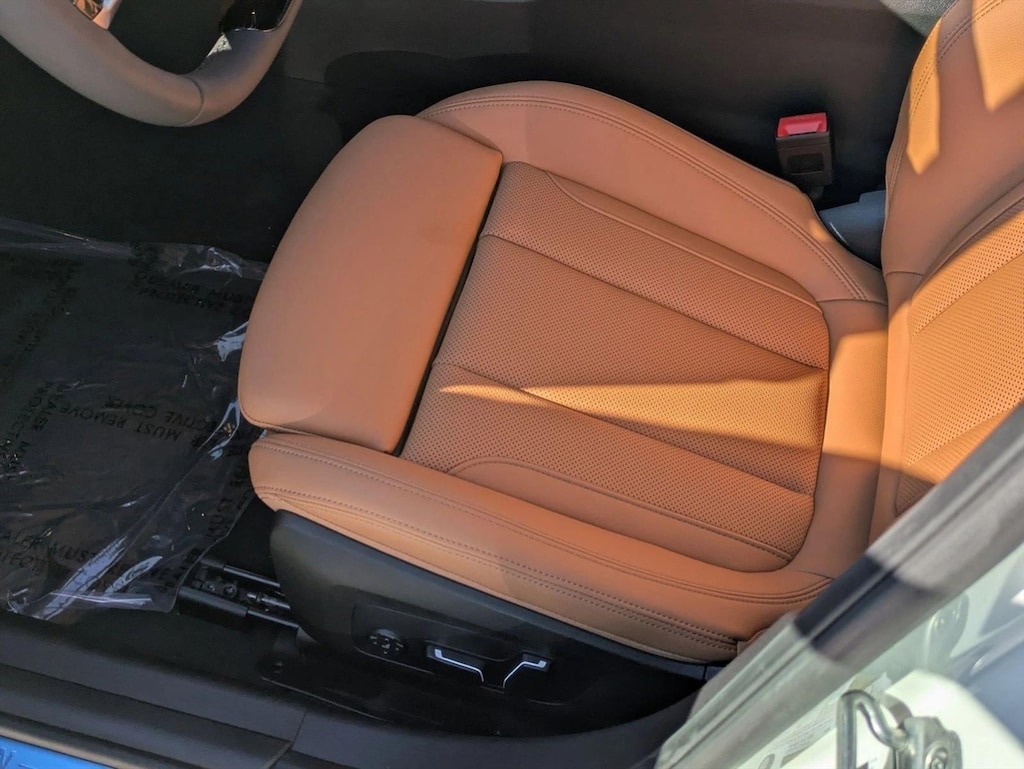 New 2025 BMW 330i Sedan