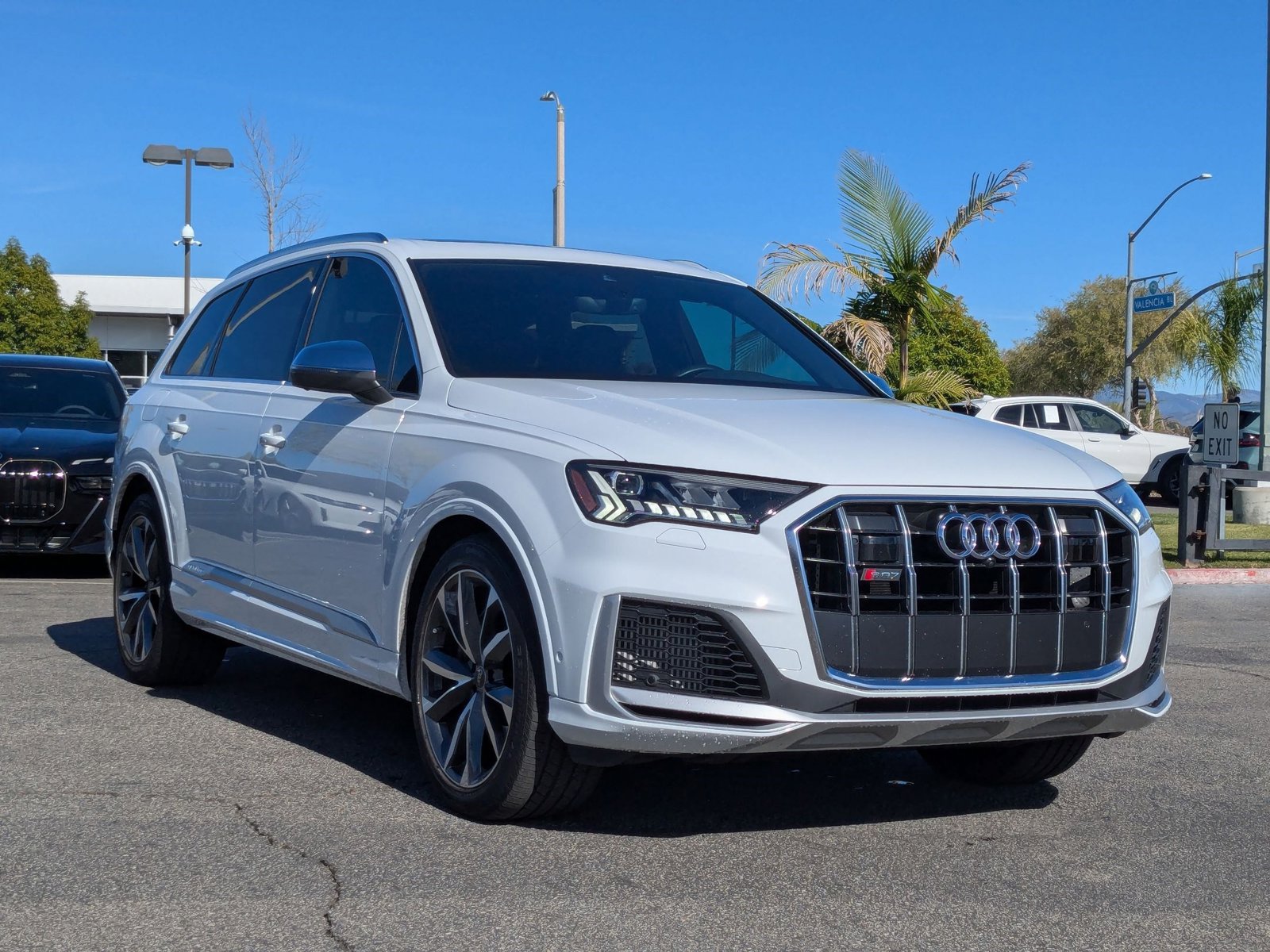 2023 Audi SQ7 Premium Plus photo 3
