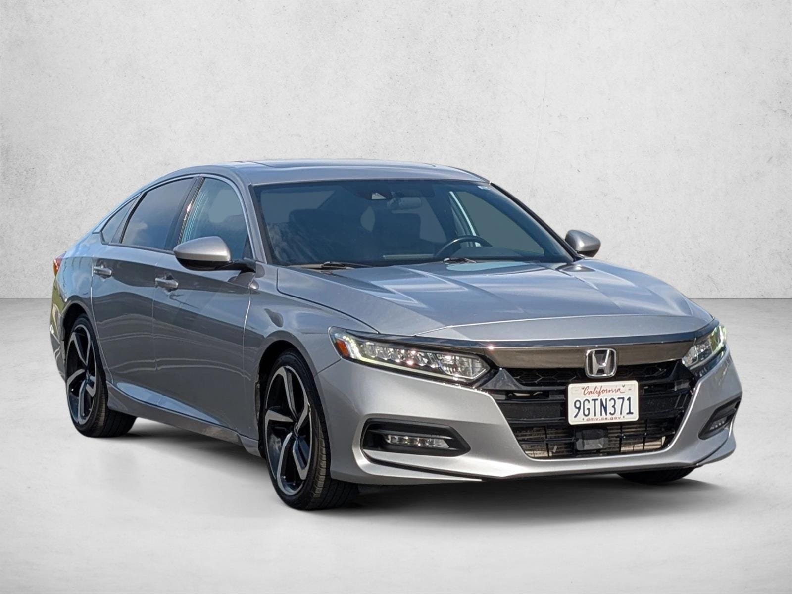 2019 Honda Accord Sport 2.0T photo 3