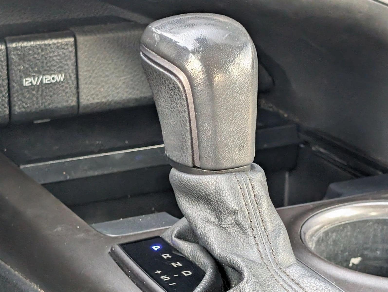 2021 Toyota Camry SE - Photo 17