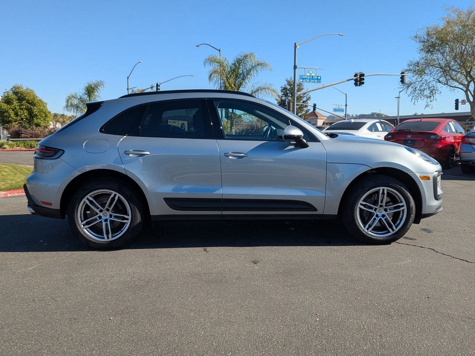2022 Porsche Macan photo 4