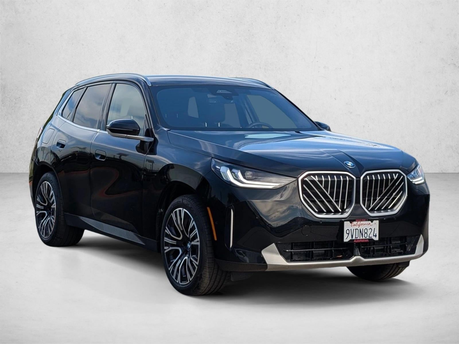 2025 BMW X3 30 xDrive photo 2