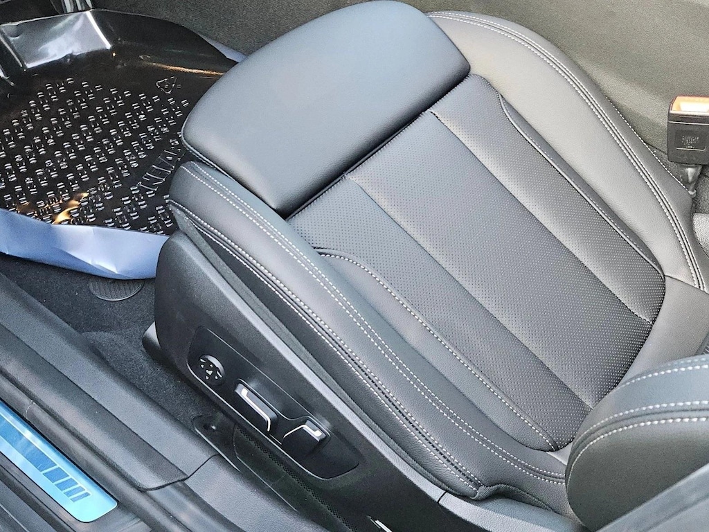 New 2026 BMW 330i Sedan