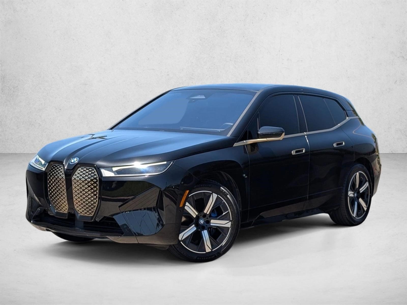 2023 BMW iX xDrive50's photo