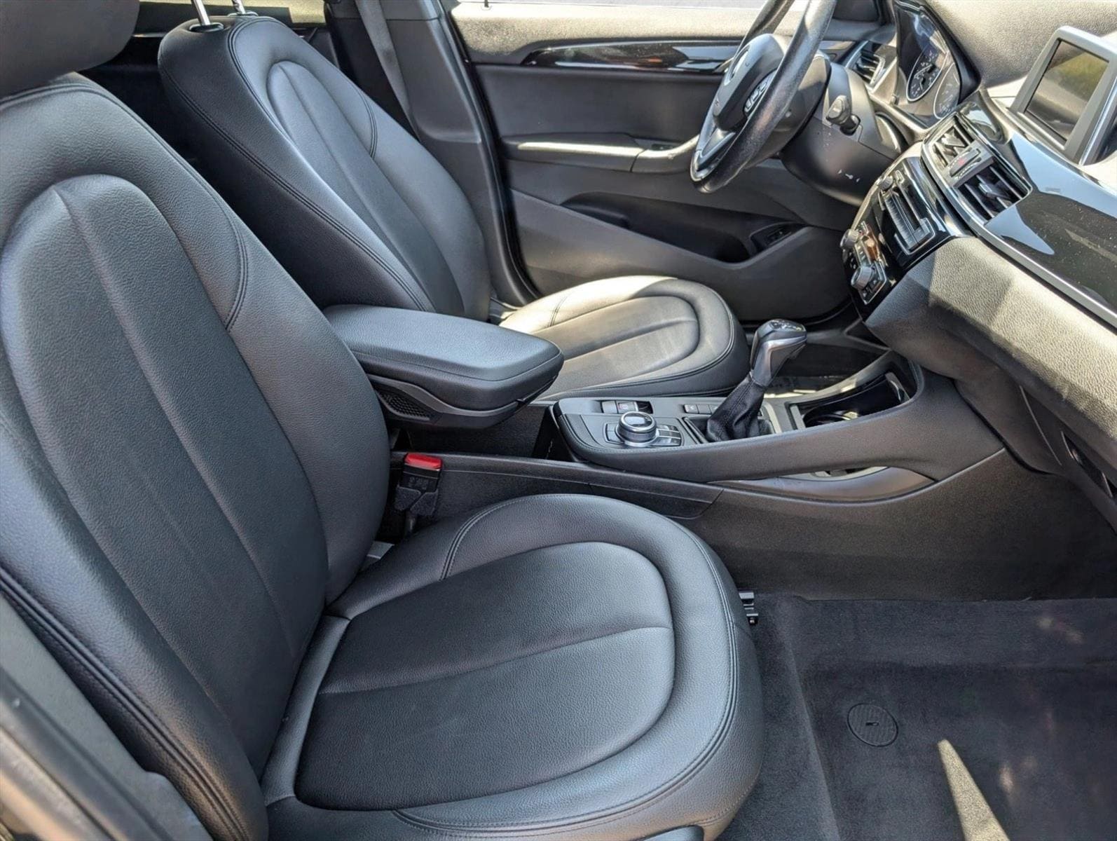 2017 BMW X1 28i - Photo 20