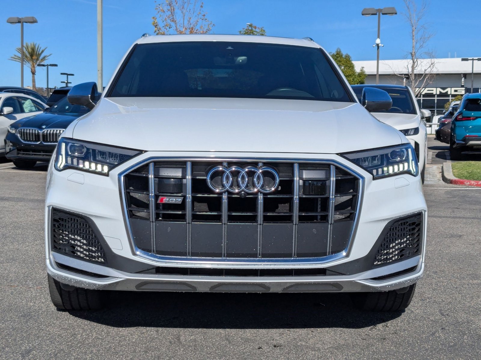 2023 Audi SQ7 Premium Plus photo 2