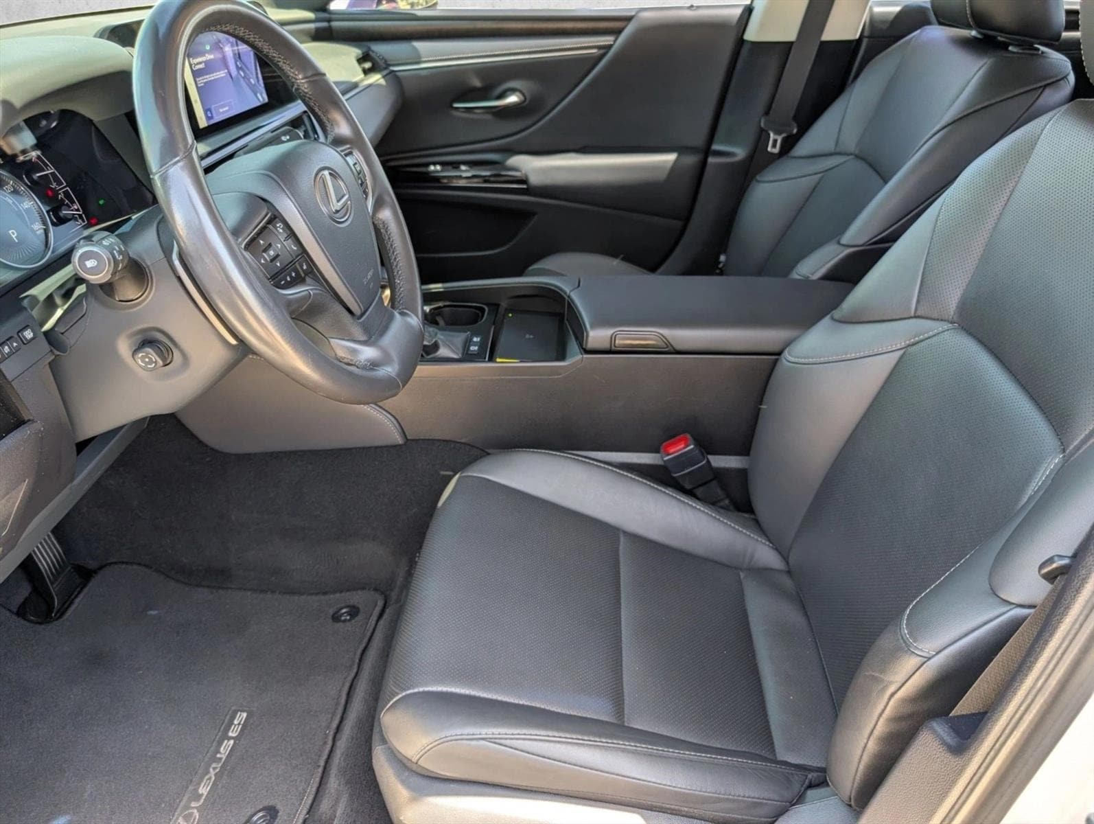 2024 Lexus ES Hybrid 300h - Photo 16