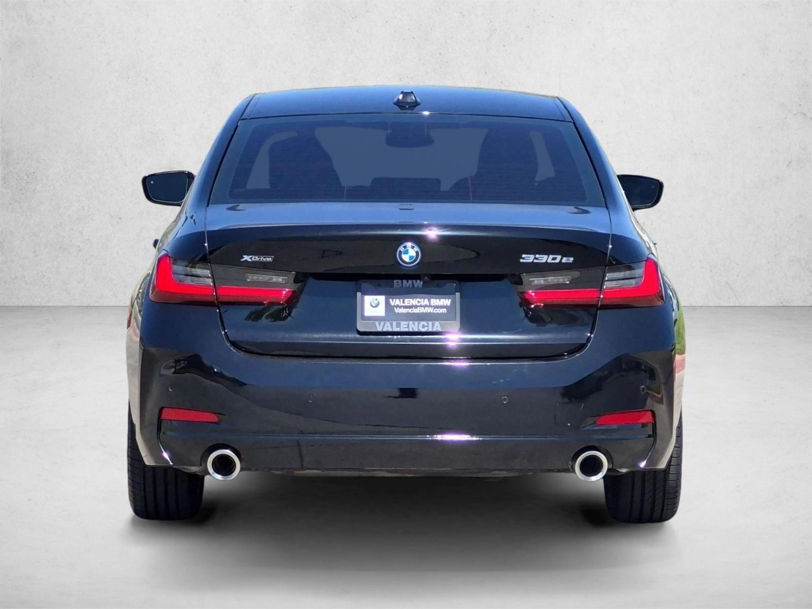 2024 BMW 3 Series 330e - Photo 7