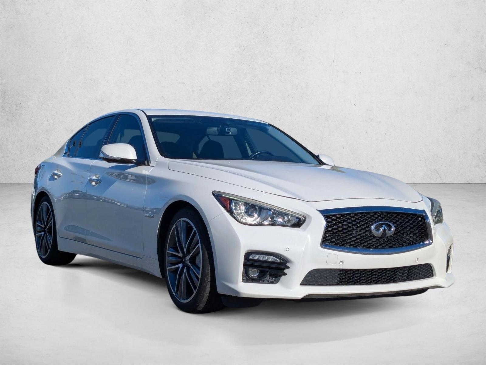 2015 Infiniti Q50 Hybrid Sport photo 3