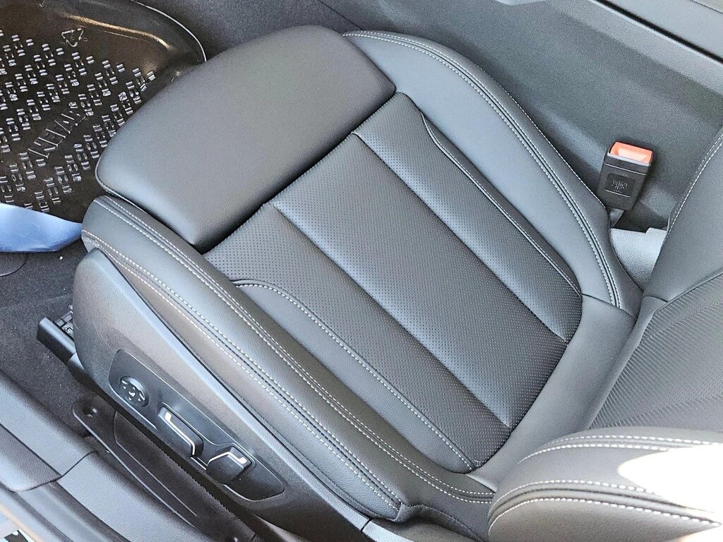 New 2026 BMW 330i Sedan