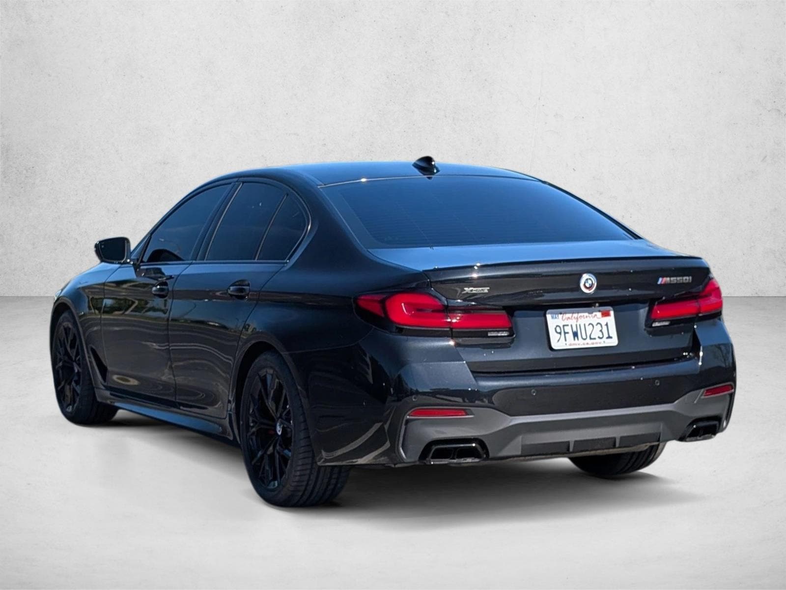 2023 BMW M550i xDrive photo 6