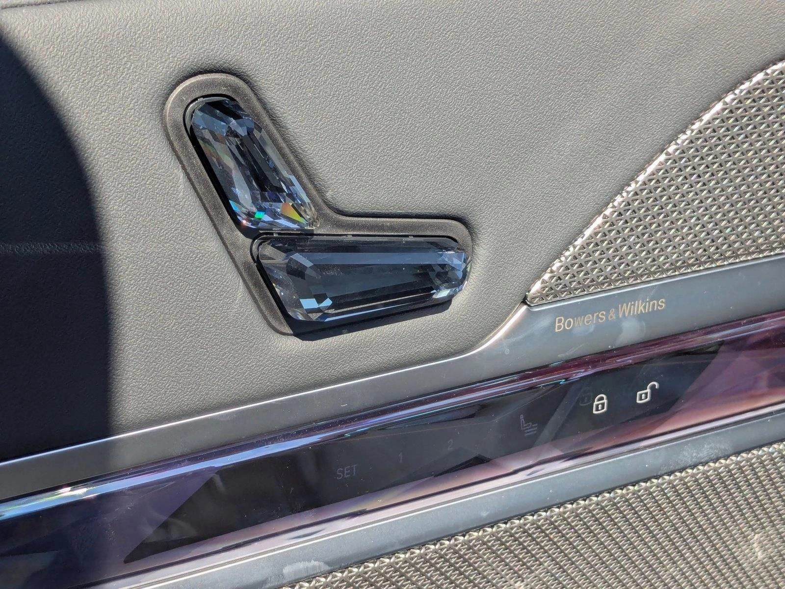 2024 BMW i7 M70 photo 4