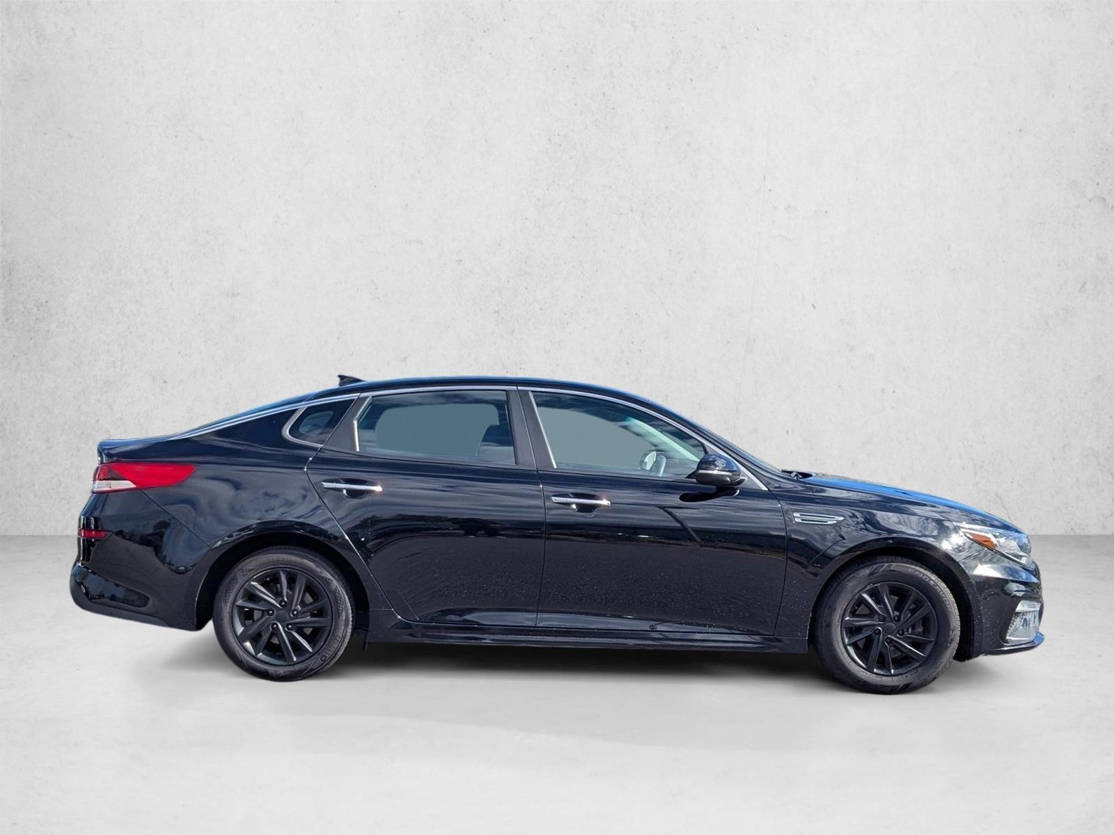 2020 Kia Optima LX photo 4