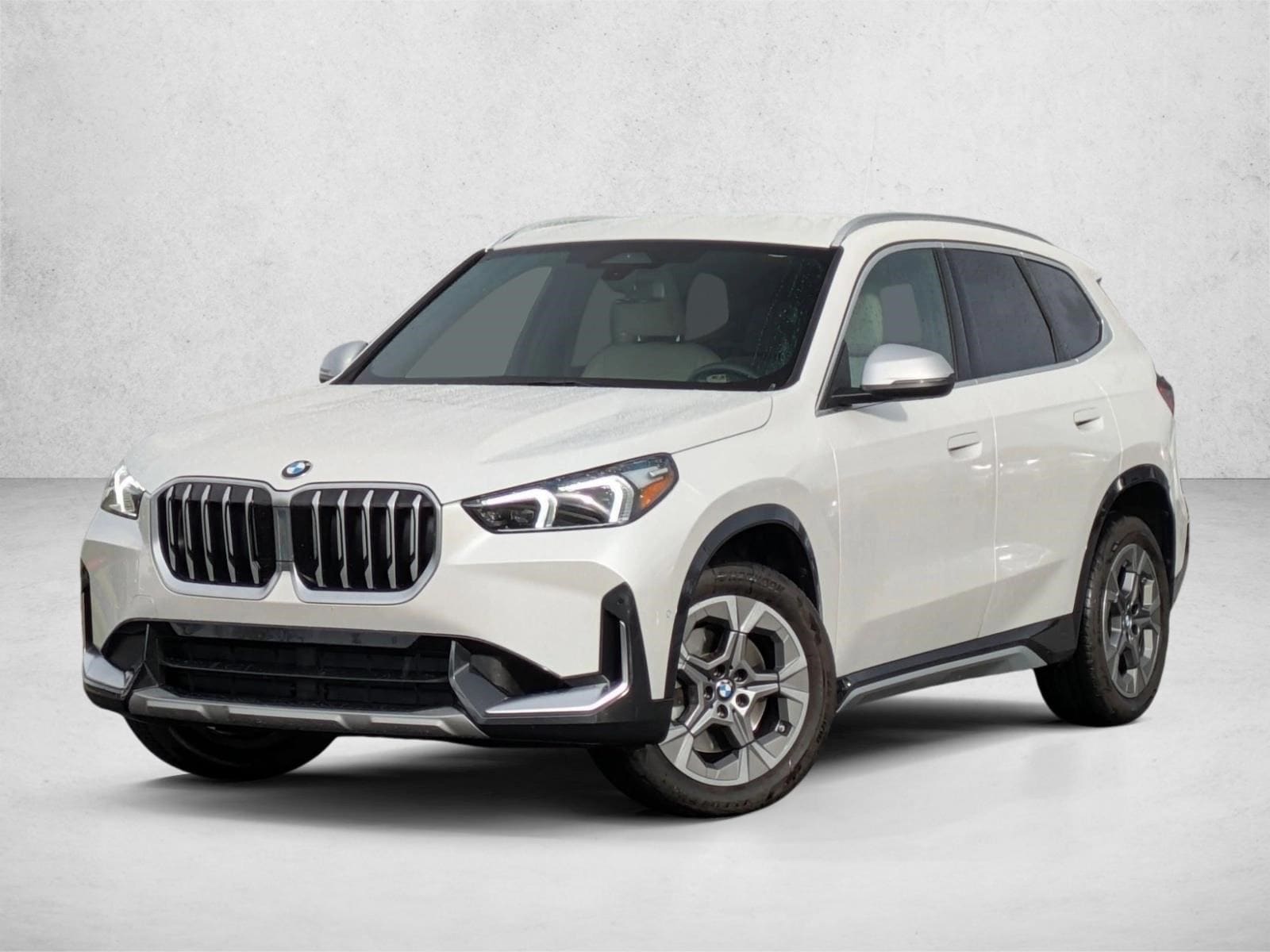 2024 BMW X1 28i's photo
