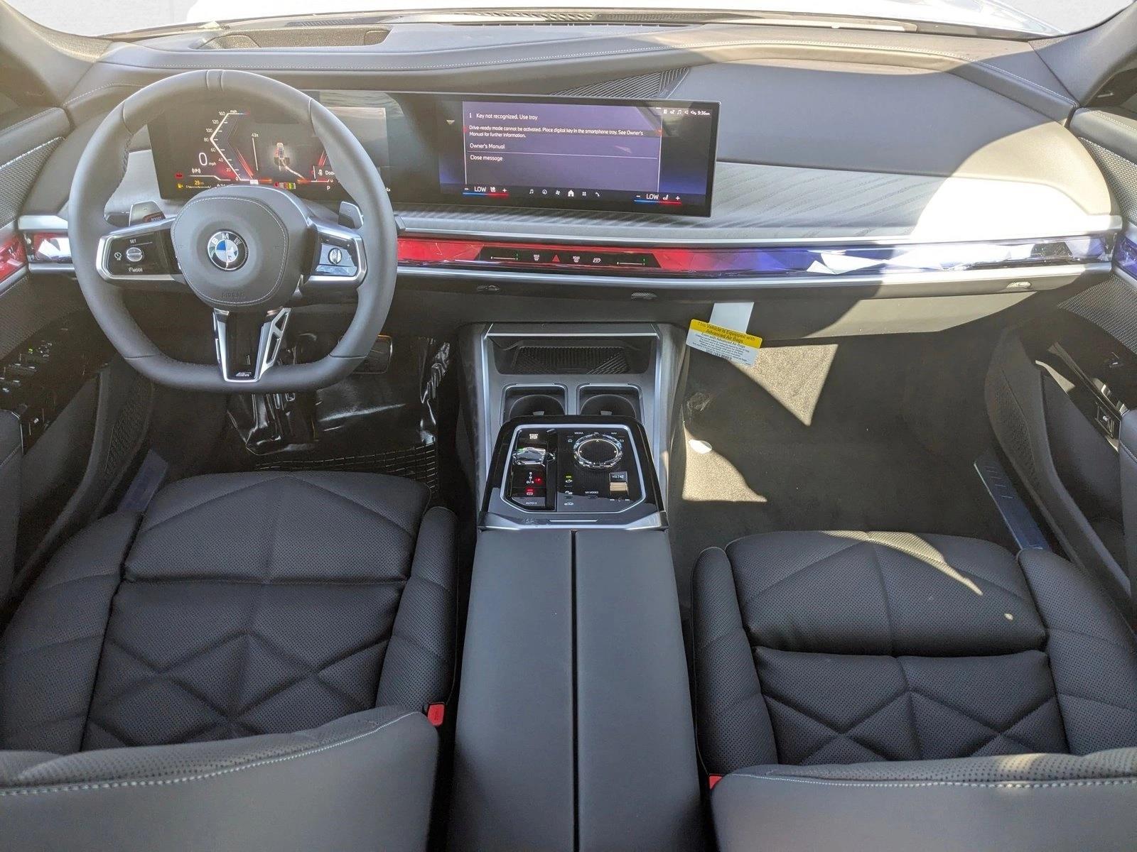 2026 BMW 7 Series 750e - Photo 15