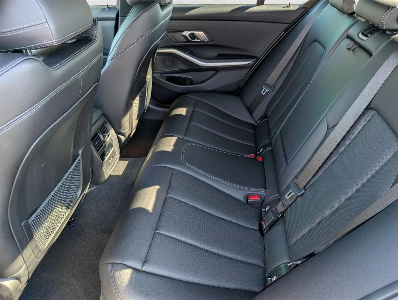 2023 BMW 3 Series 330i - Photo 20