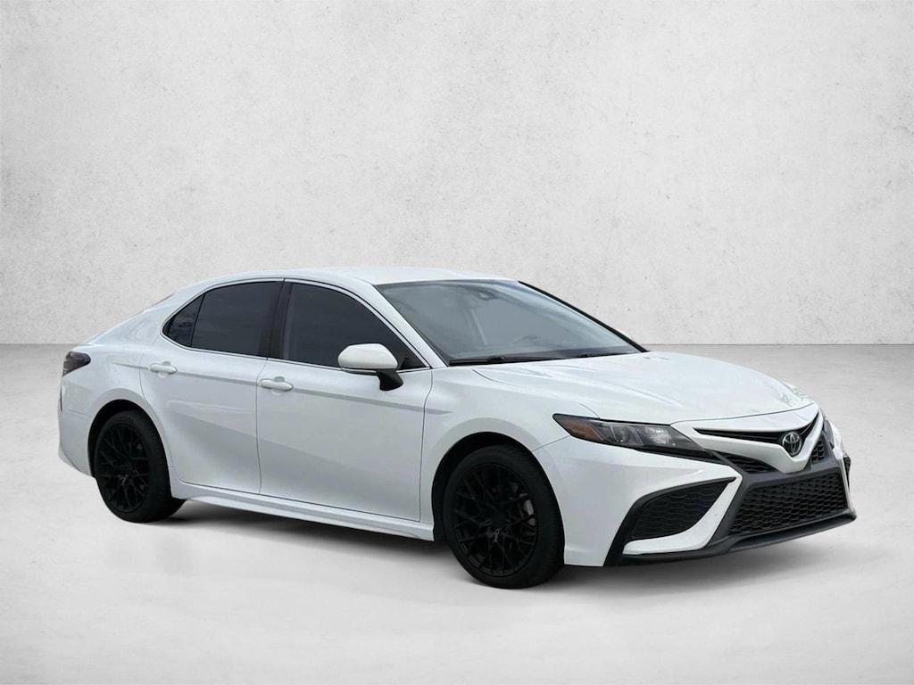 Used 2022 Toyota Camry SE Sedan
