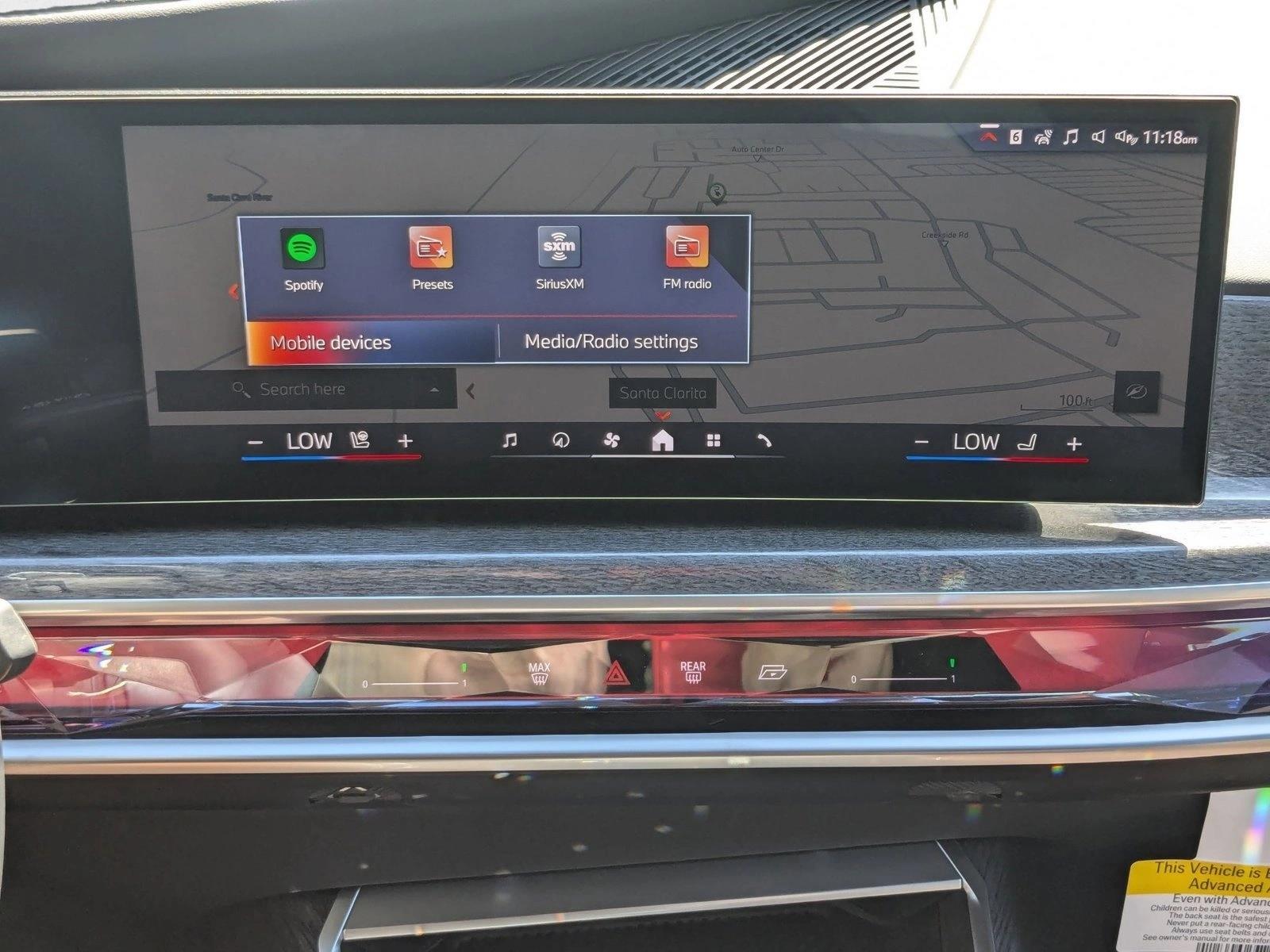 2025 BMW 7 Series 750e - Photo 14