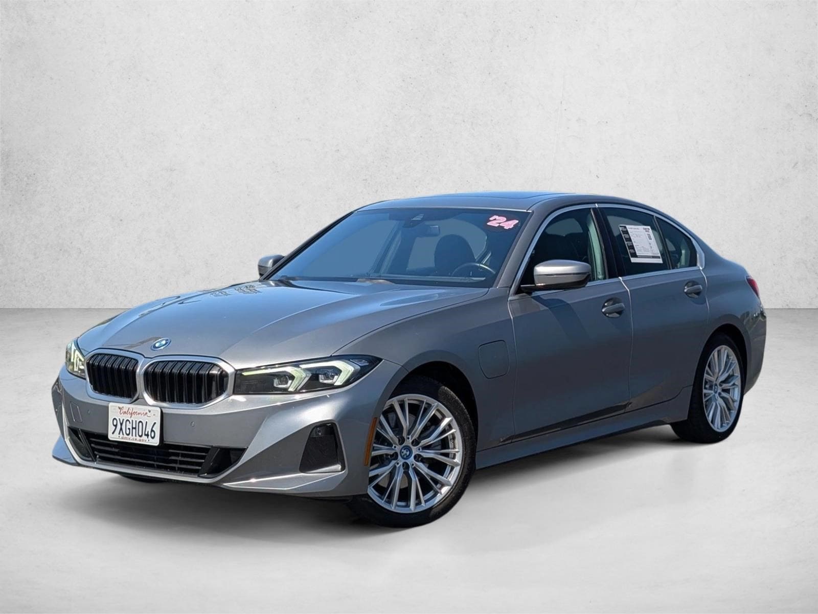 2024 BMW 3 Series 330e Sedan's photo