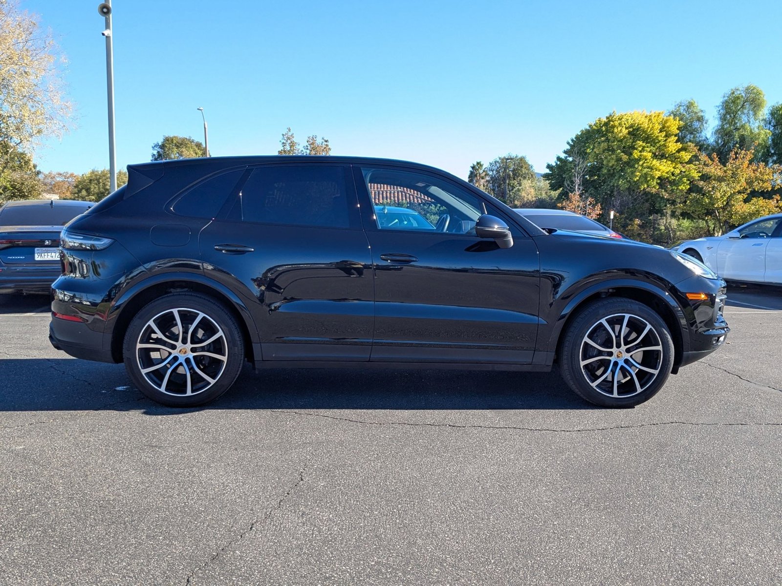 2023 Porsche Cayenne Platinum Edition photo 3