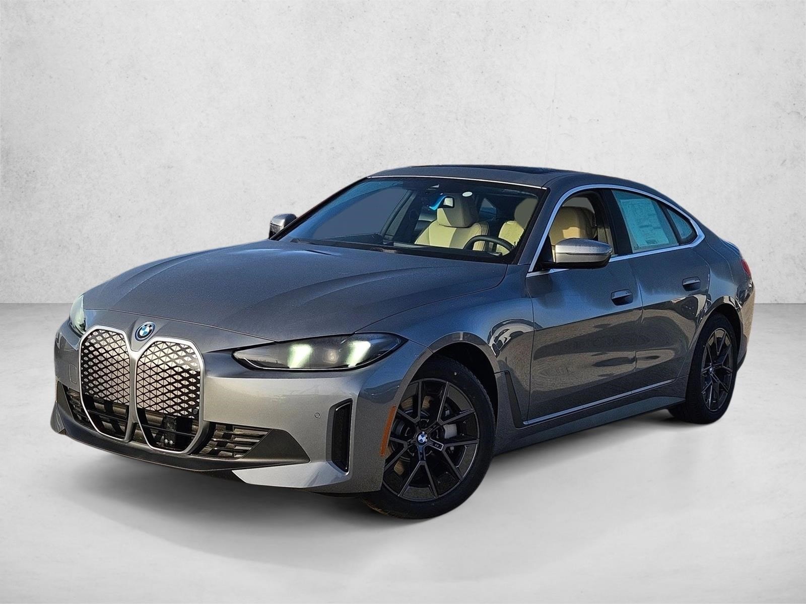 2025 BMW i4 40's photo