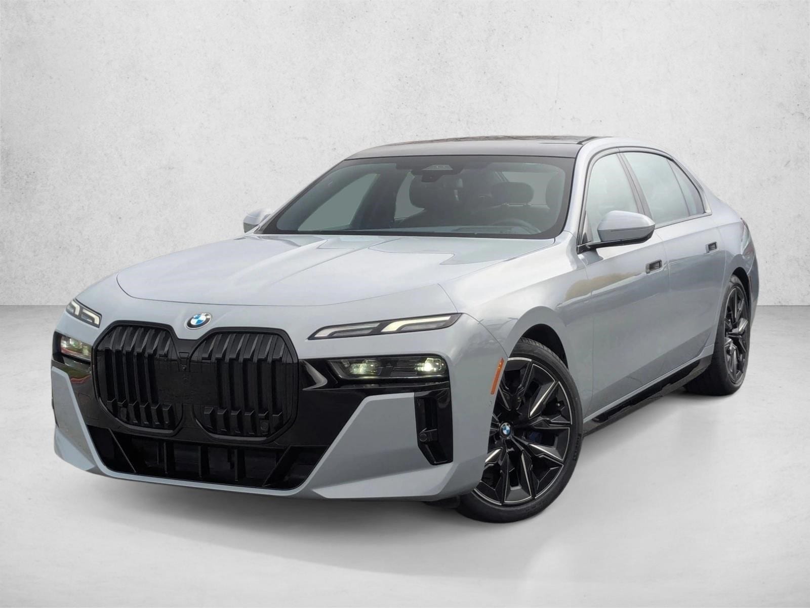 2023 BMW 7 Series 740i's photo