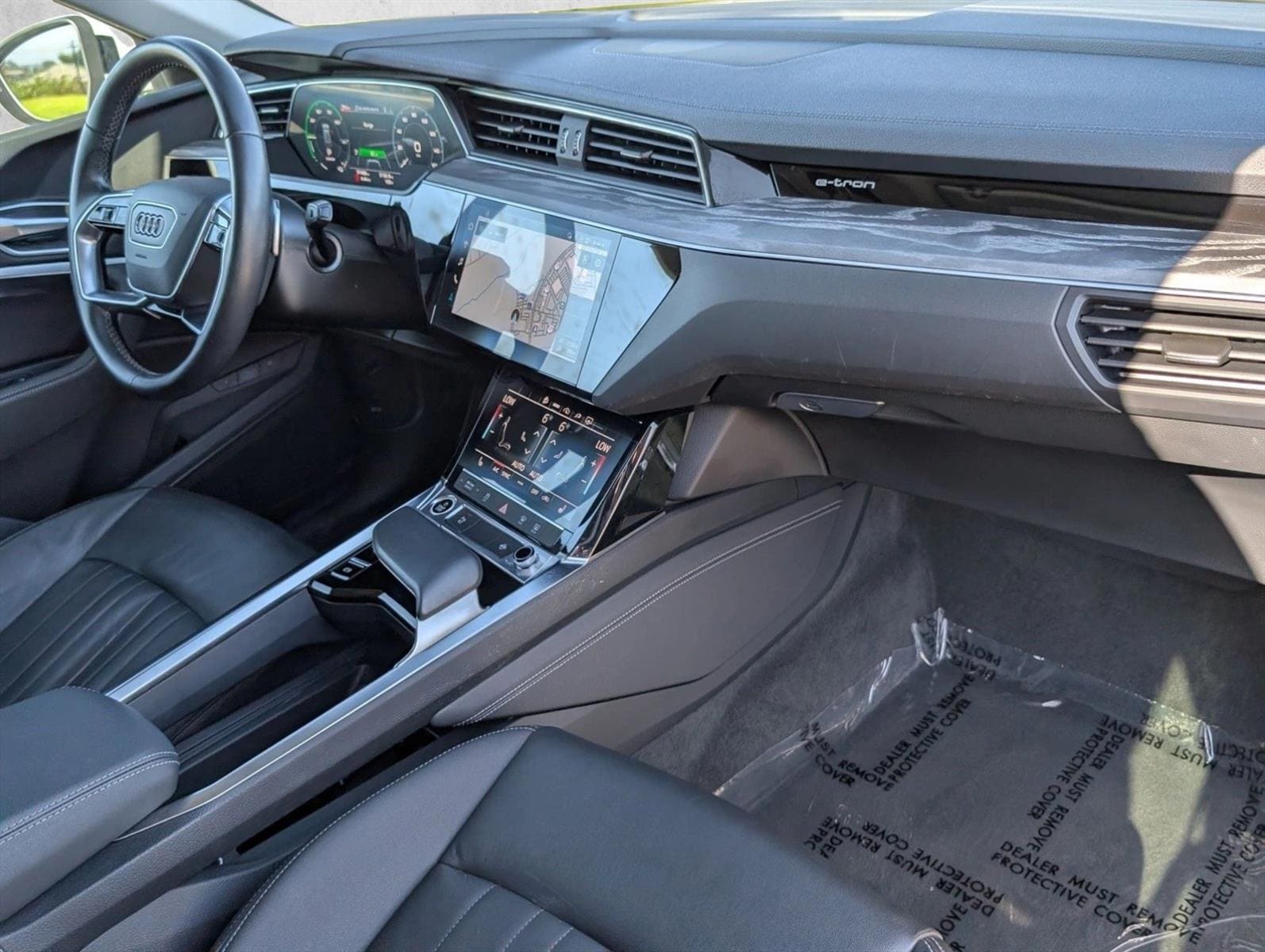 2023 Audi e-tron Premium - Photo 24