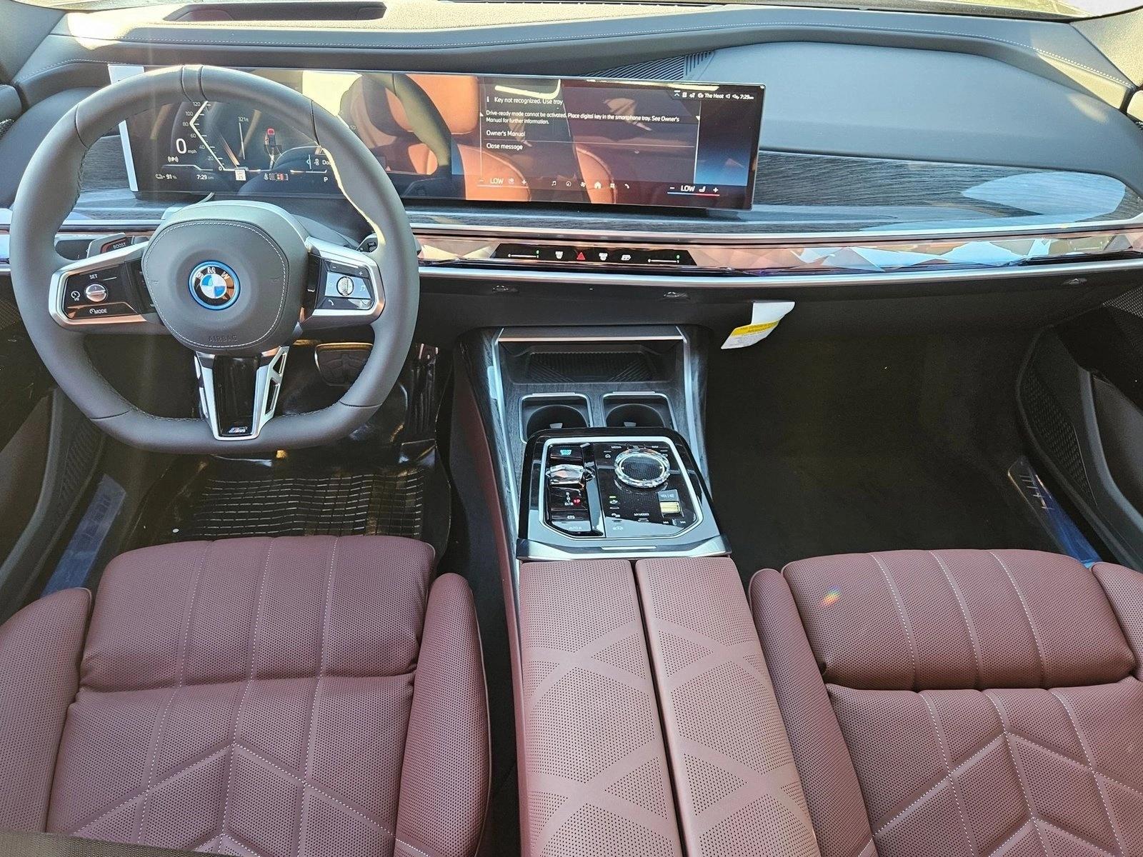 2025 BMW i7 60 - Photo 14