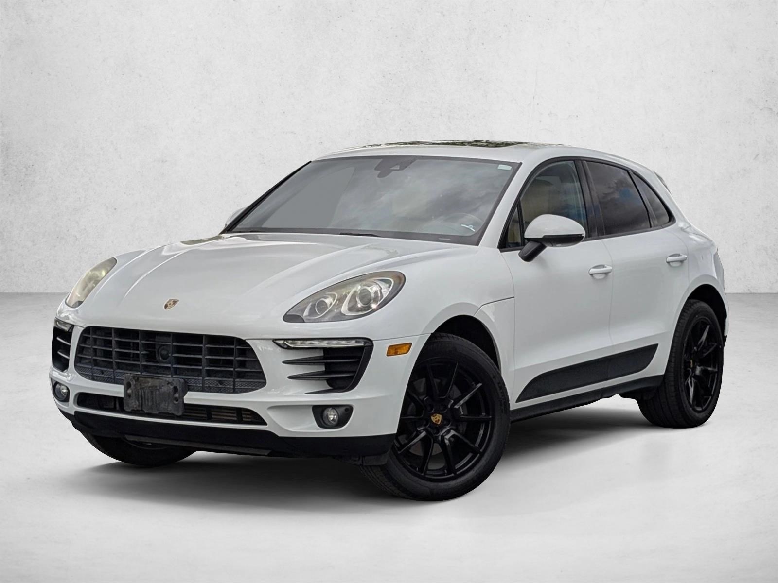 2017 Porsche Macan -'s photo