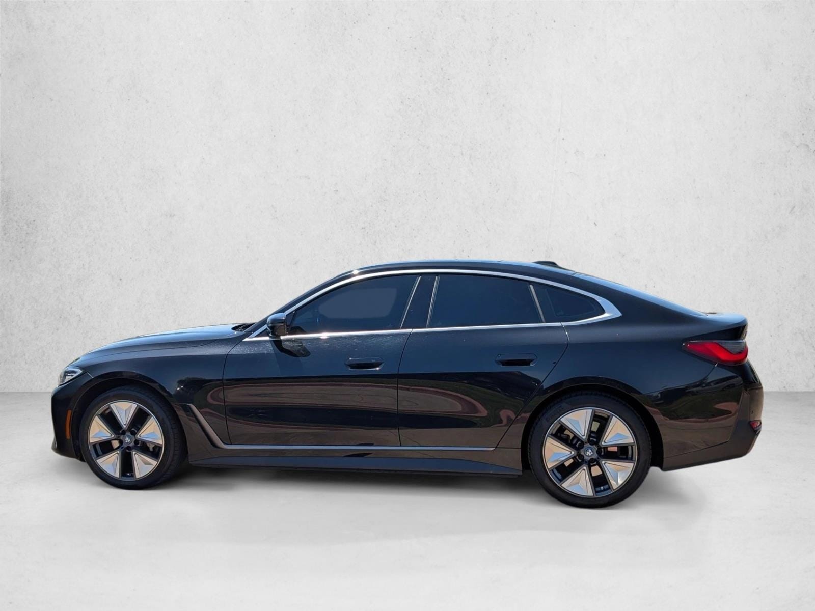 2024 BMW i4 35 - Photo 9