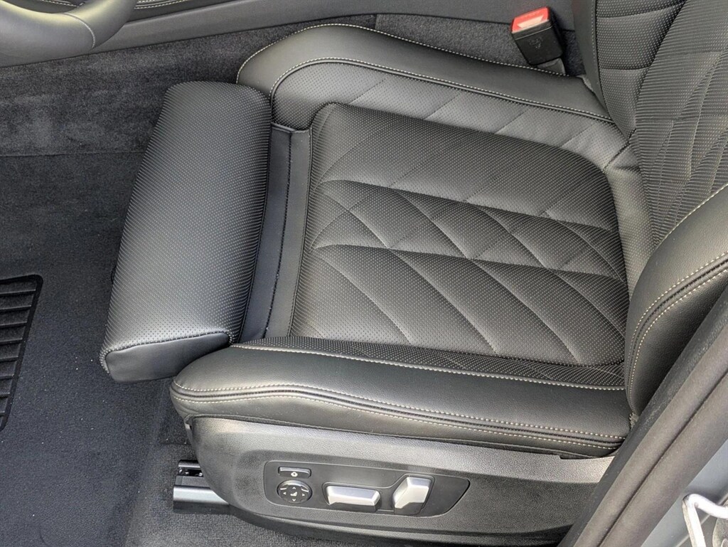 New 2026 BMW X5 sDrive40i SUV