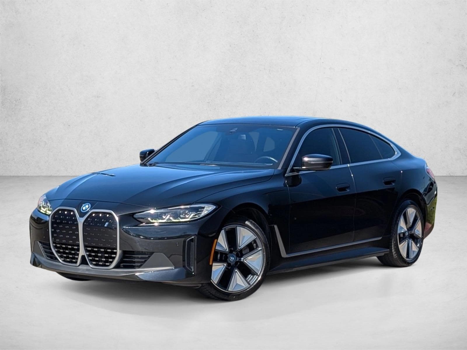 2023 BMW i4 eDrive35's photo