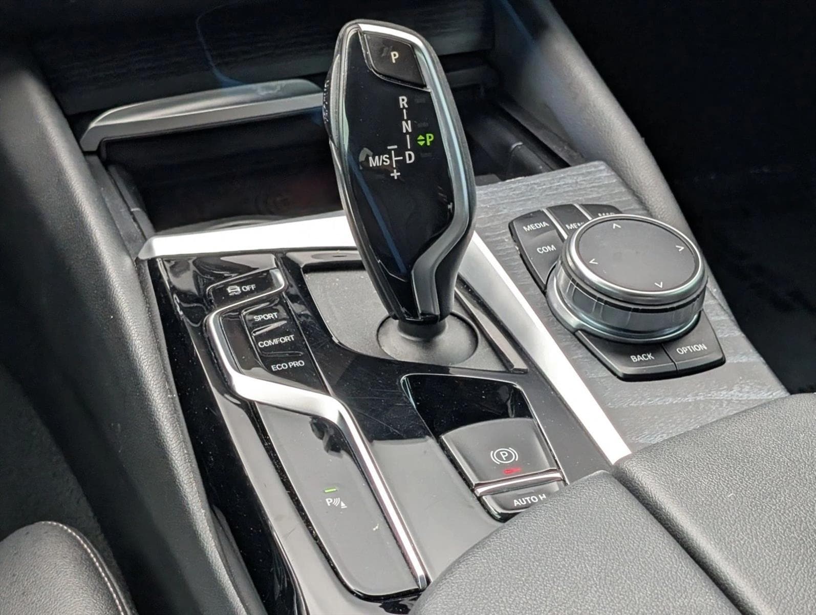 2023 BMW 5 Series 530i - Photo 12