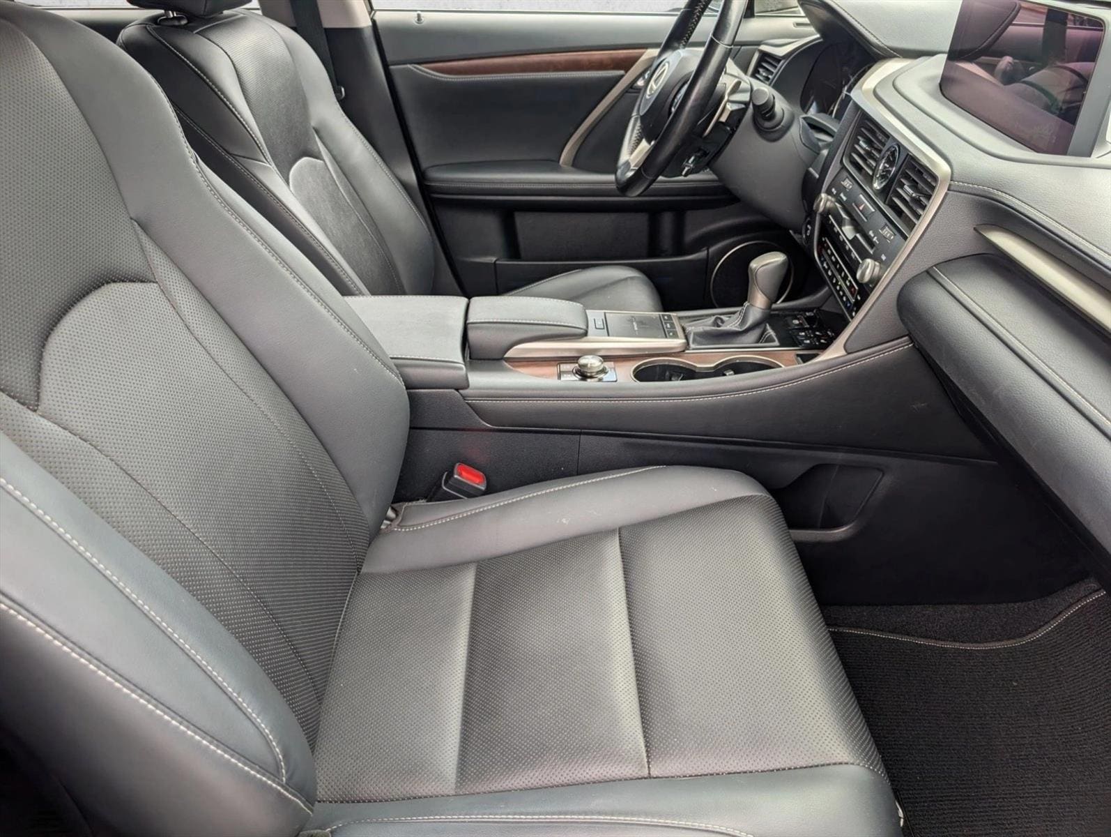 2022 Lexus RX Hybrid 450h - Photo 23