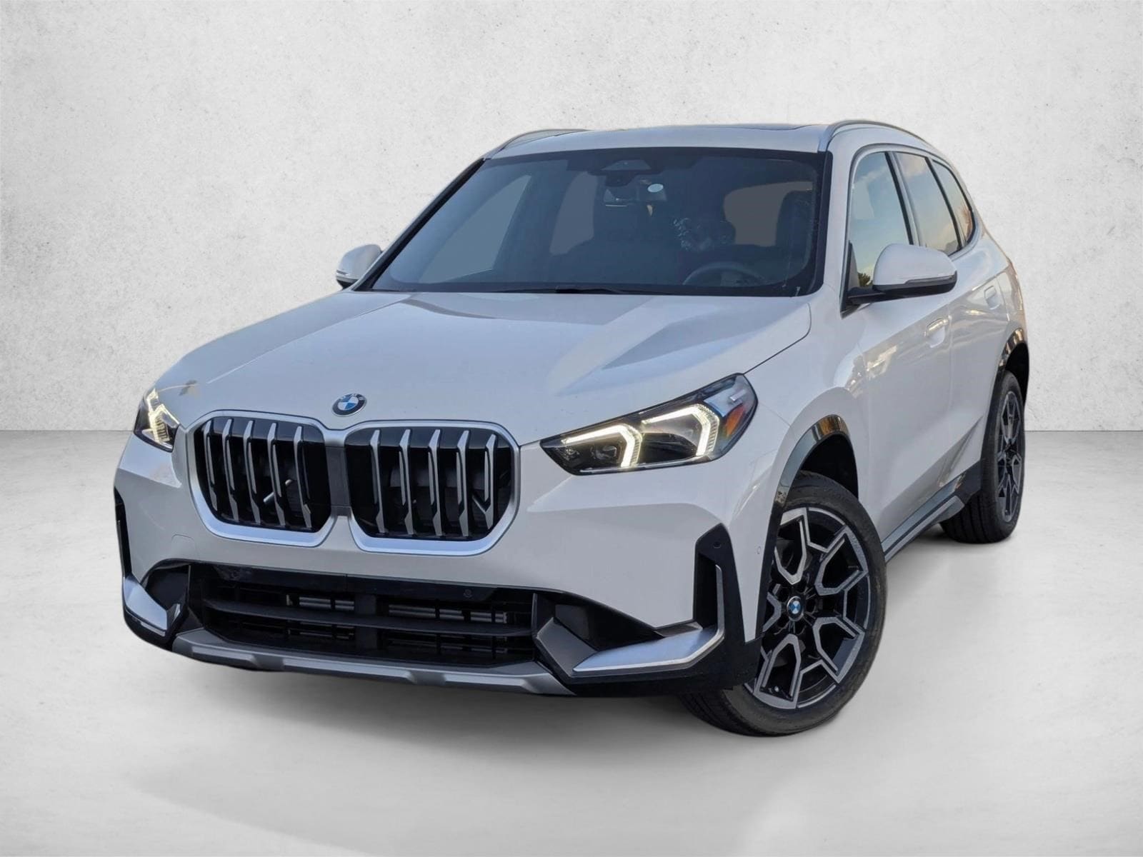 2026 BMW X1 28i's photo