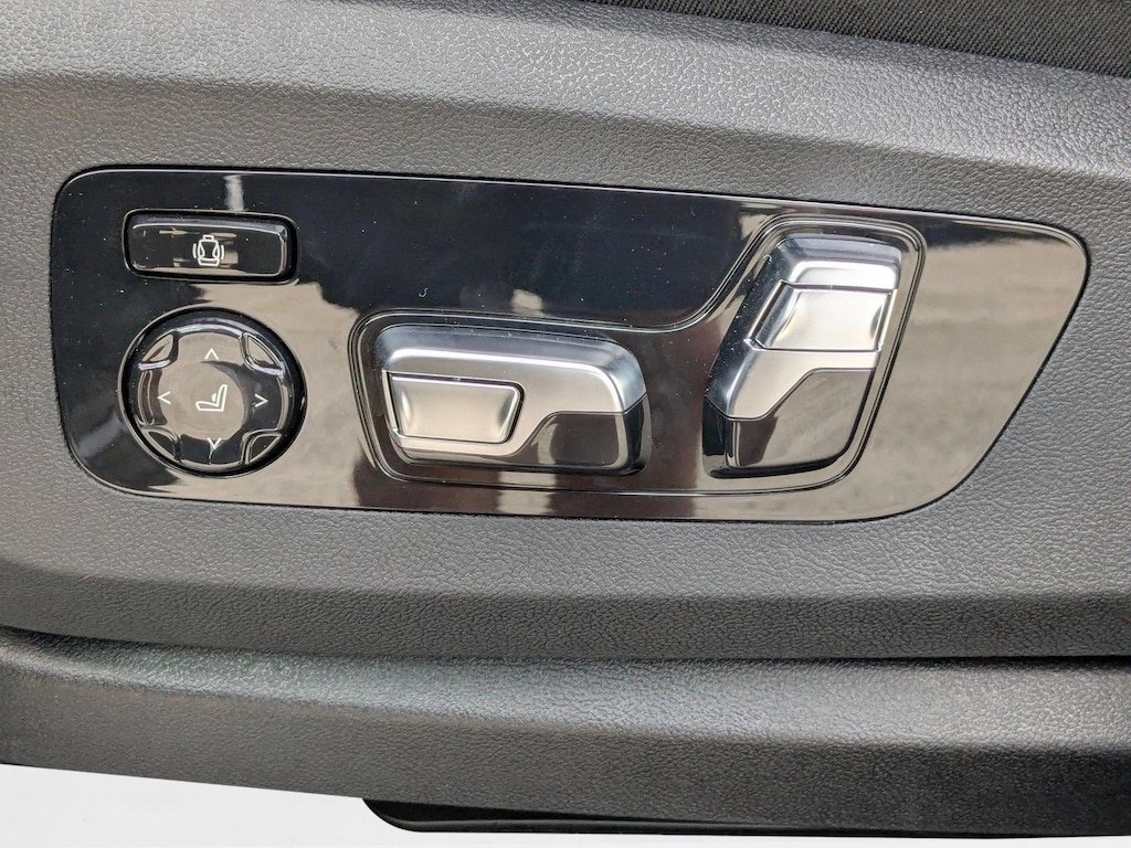 New 2026 BMW X5 sDrive40i SUV