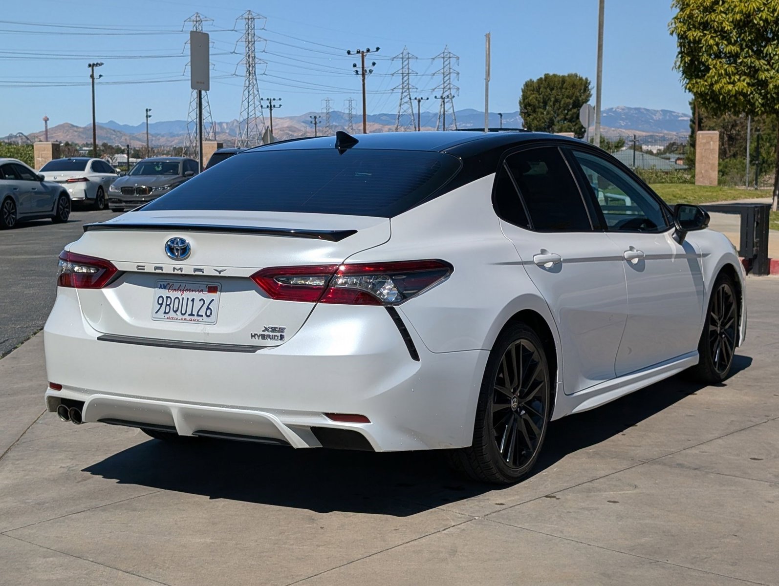 2022 Toyota Camry Hybrid XSE photo 5