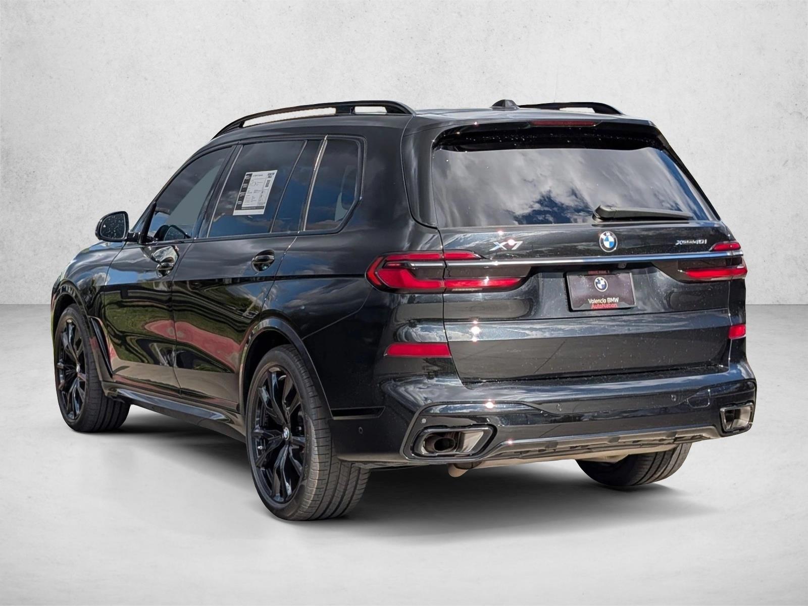 2023 BMW X7 xDrive40i photo 3