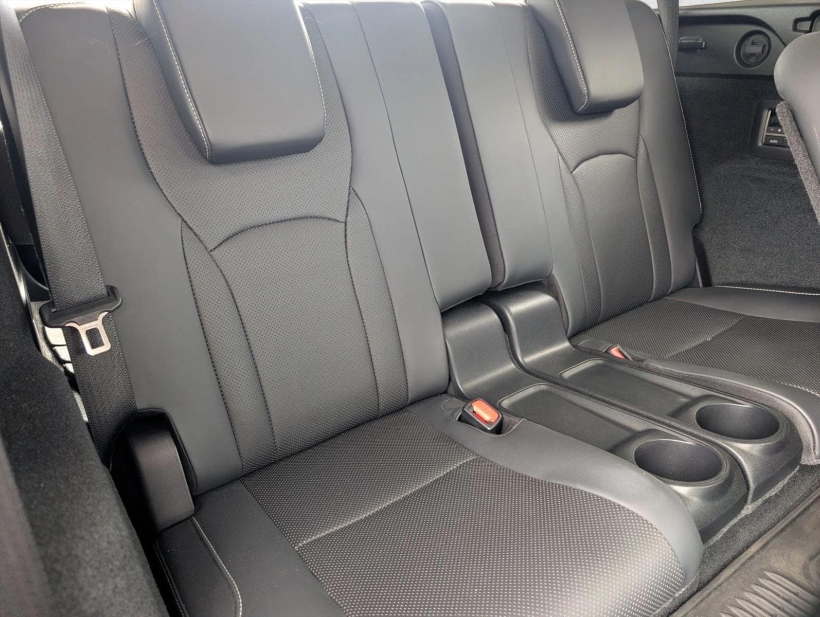 2022 Lexus RX Hybrid 450h - Photo 21