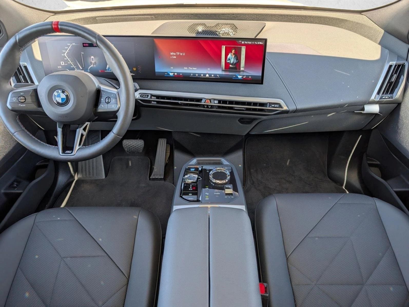 2025 BMW iX M60 - Photo 15