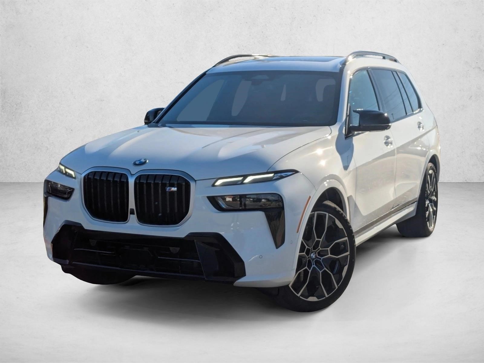 2026 BMW X7 M60i's photo