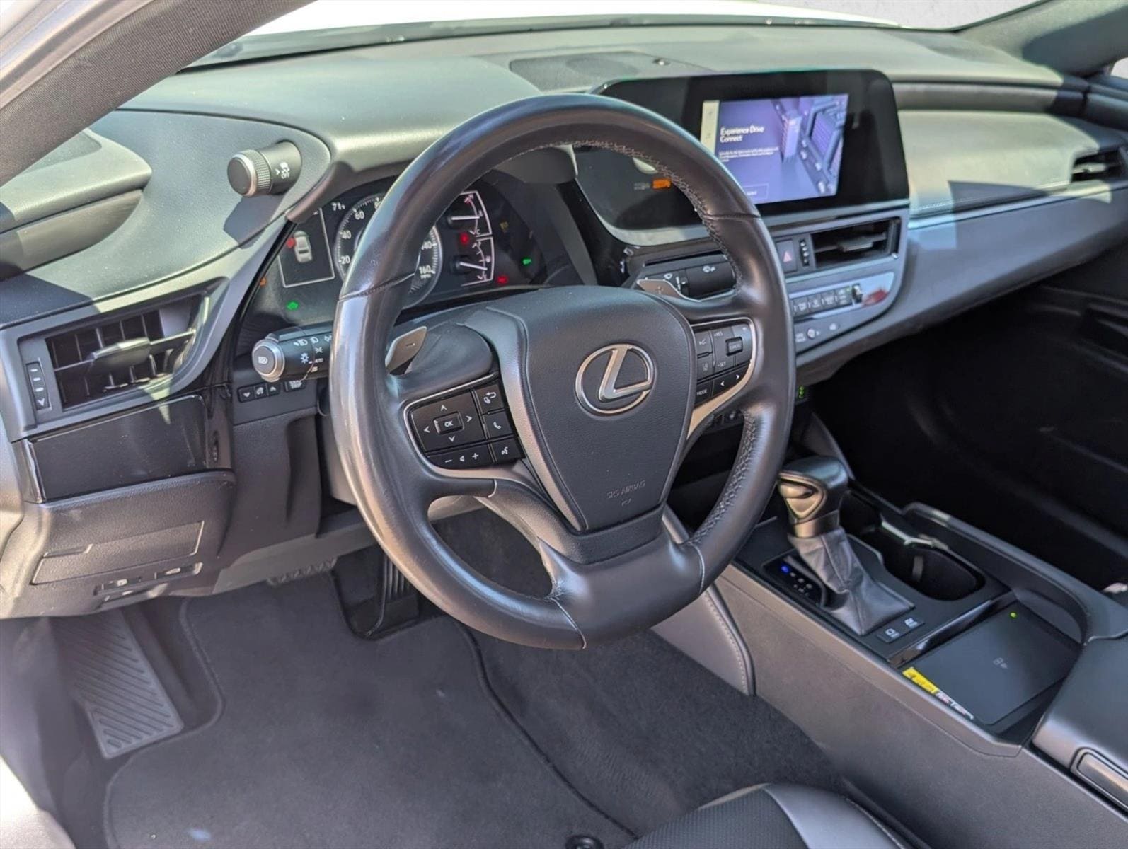 2024 Lexus ES Hybrid 300h - Photo 10