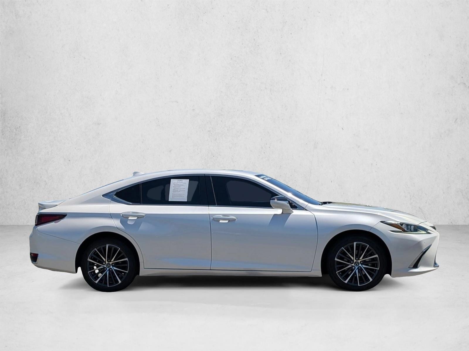 2024 Lexus ES Hybrid 300h - Photo 4