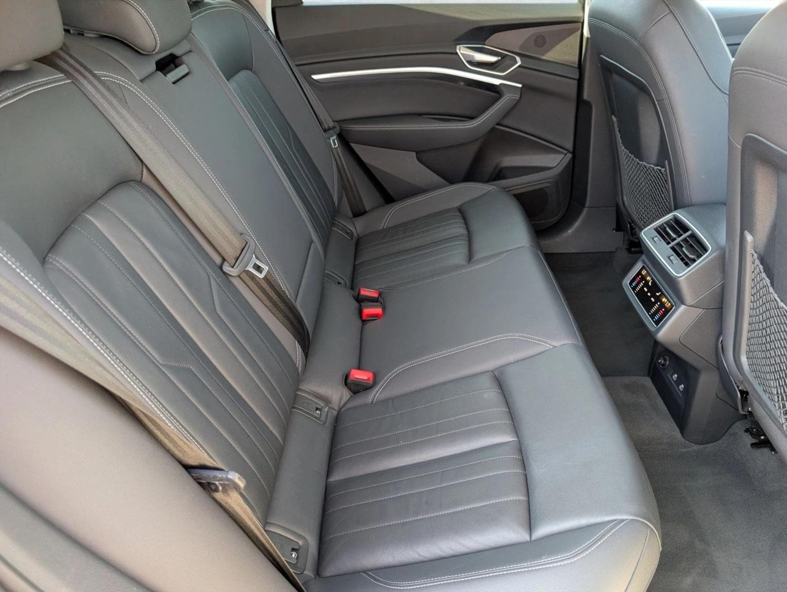 2023 Audi e-tron Premium - Photo 22