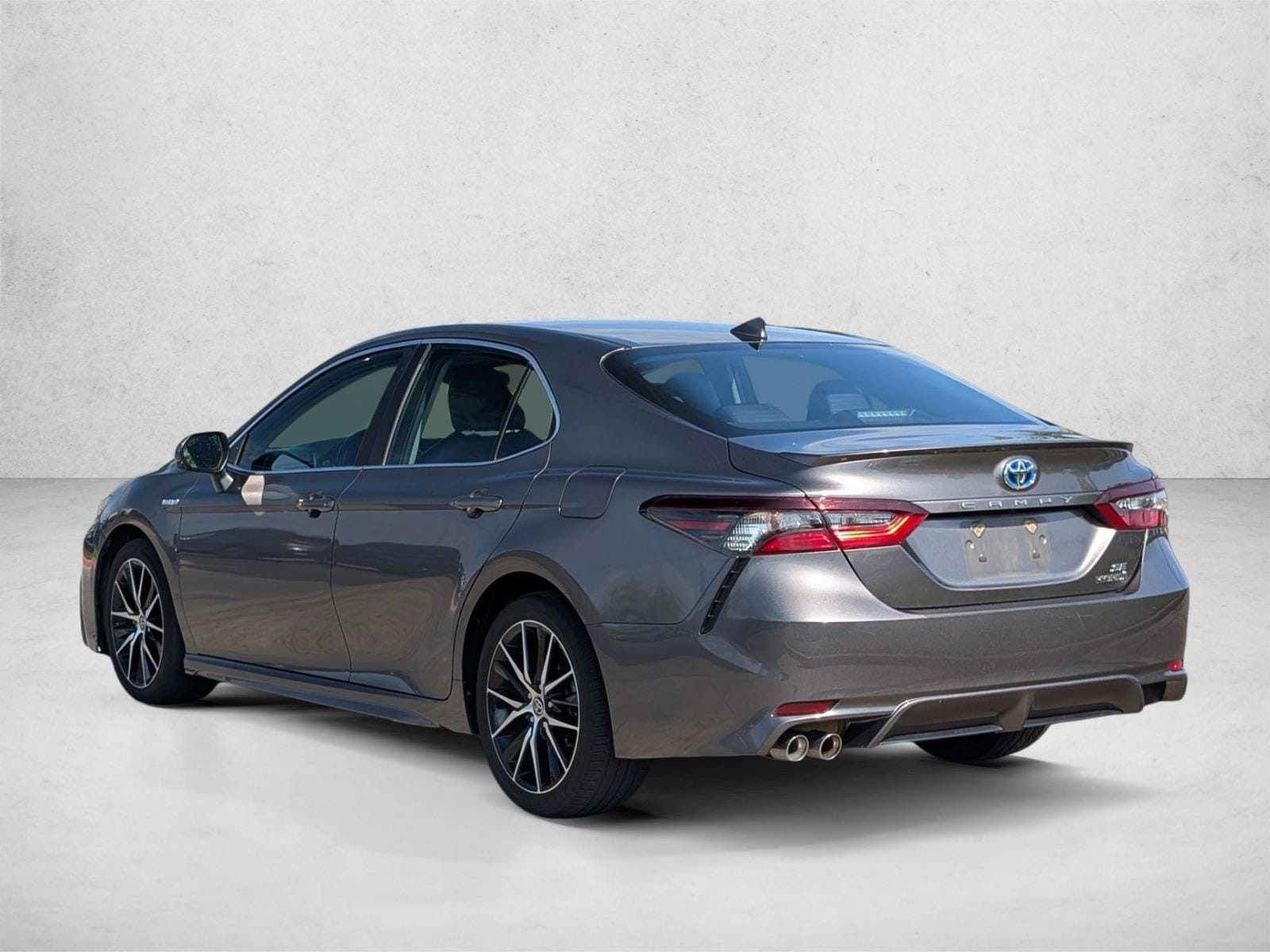 2021 Toyota Camry SE - Photo 7