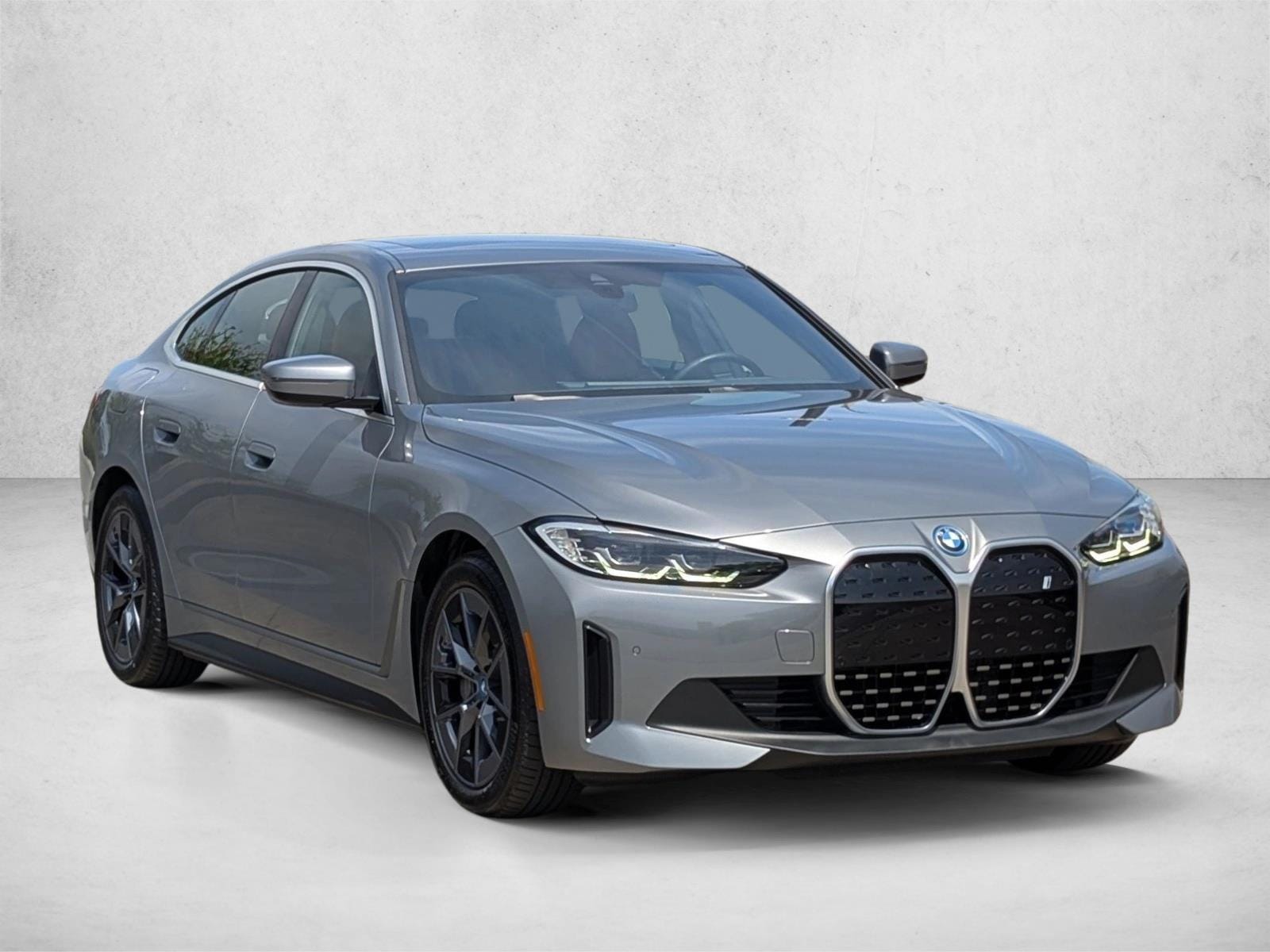 2023 BMW i4 eDrive35 photo 2