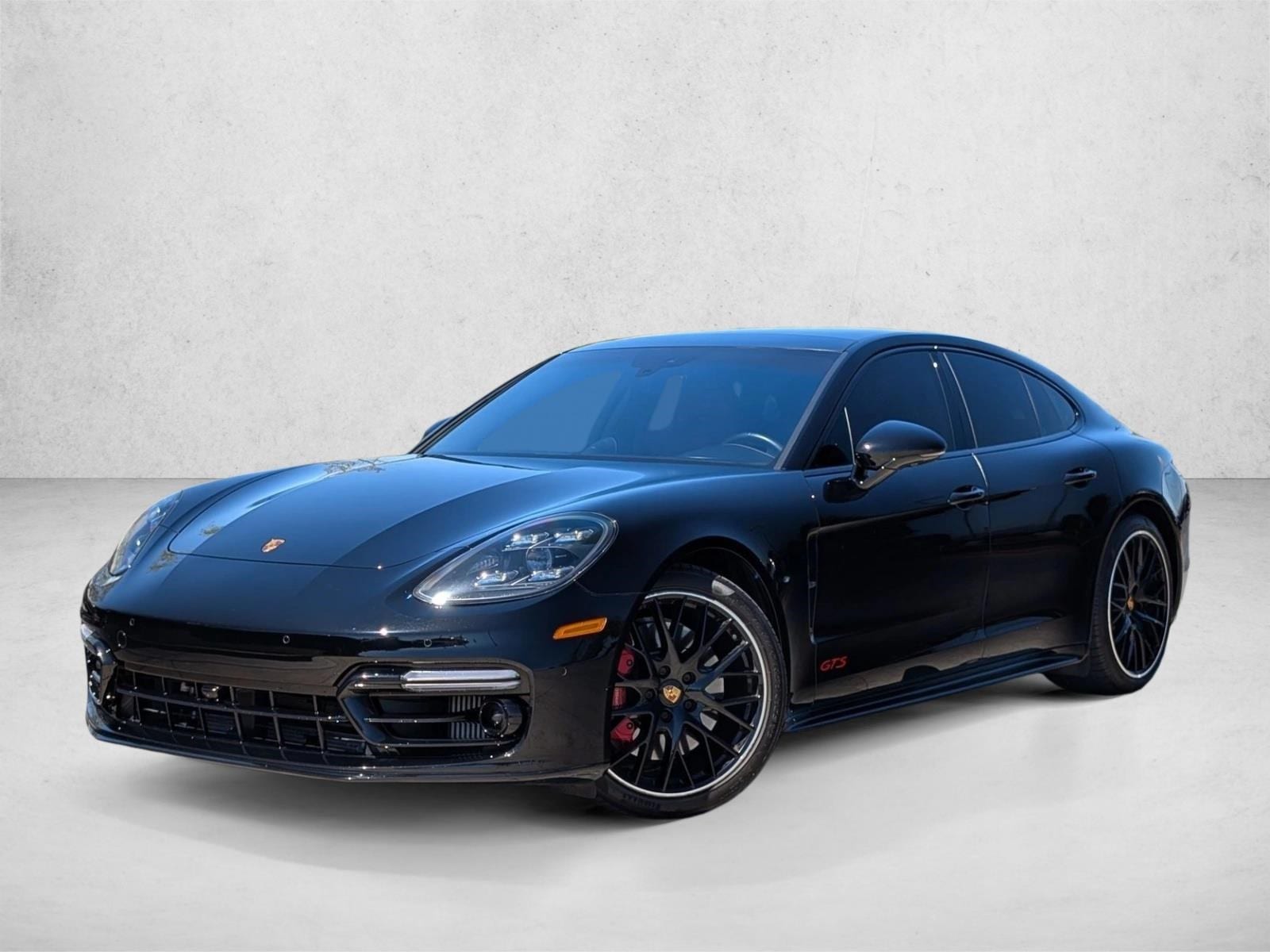 2021 Porsche Panamera GTS's photo