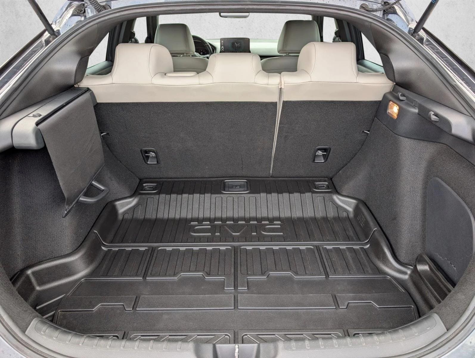 2022 Honda Civic Sport Touring photo 5