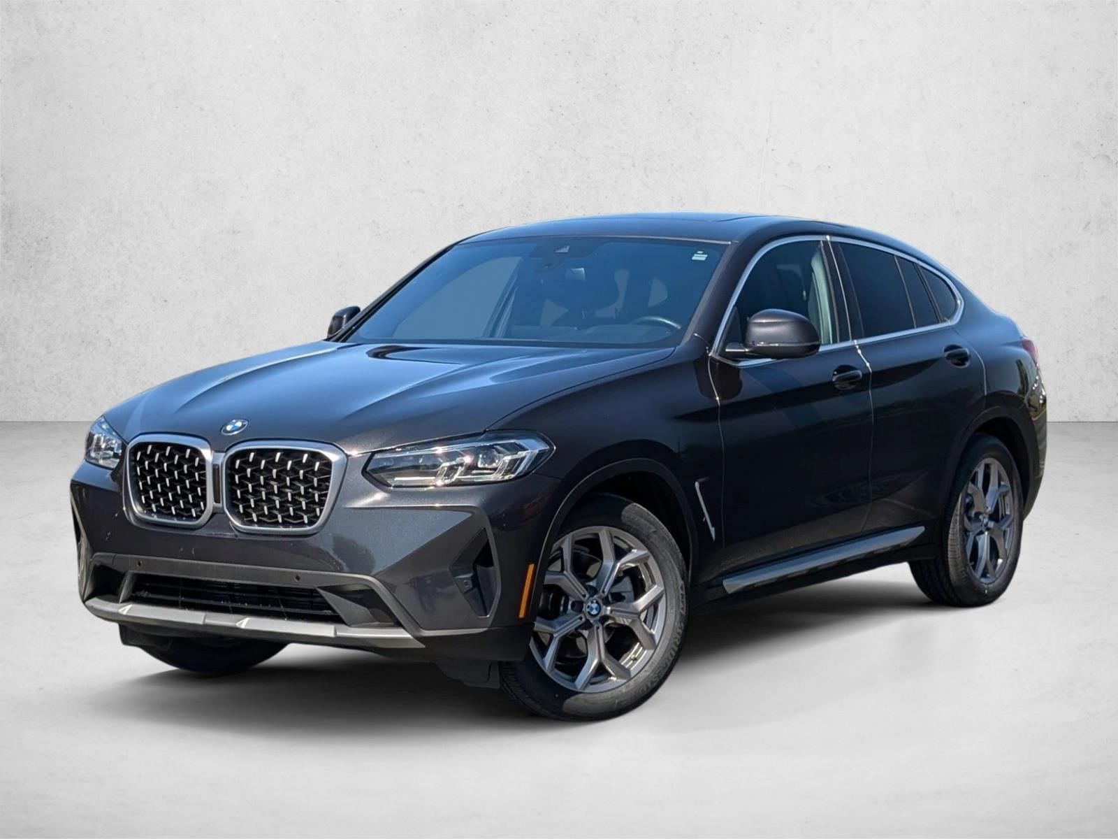 2023 BMW X4 xDrive30i's photo