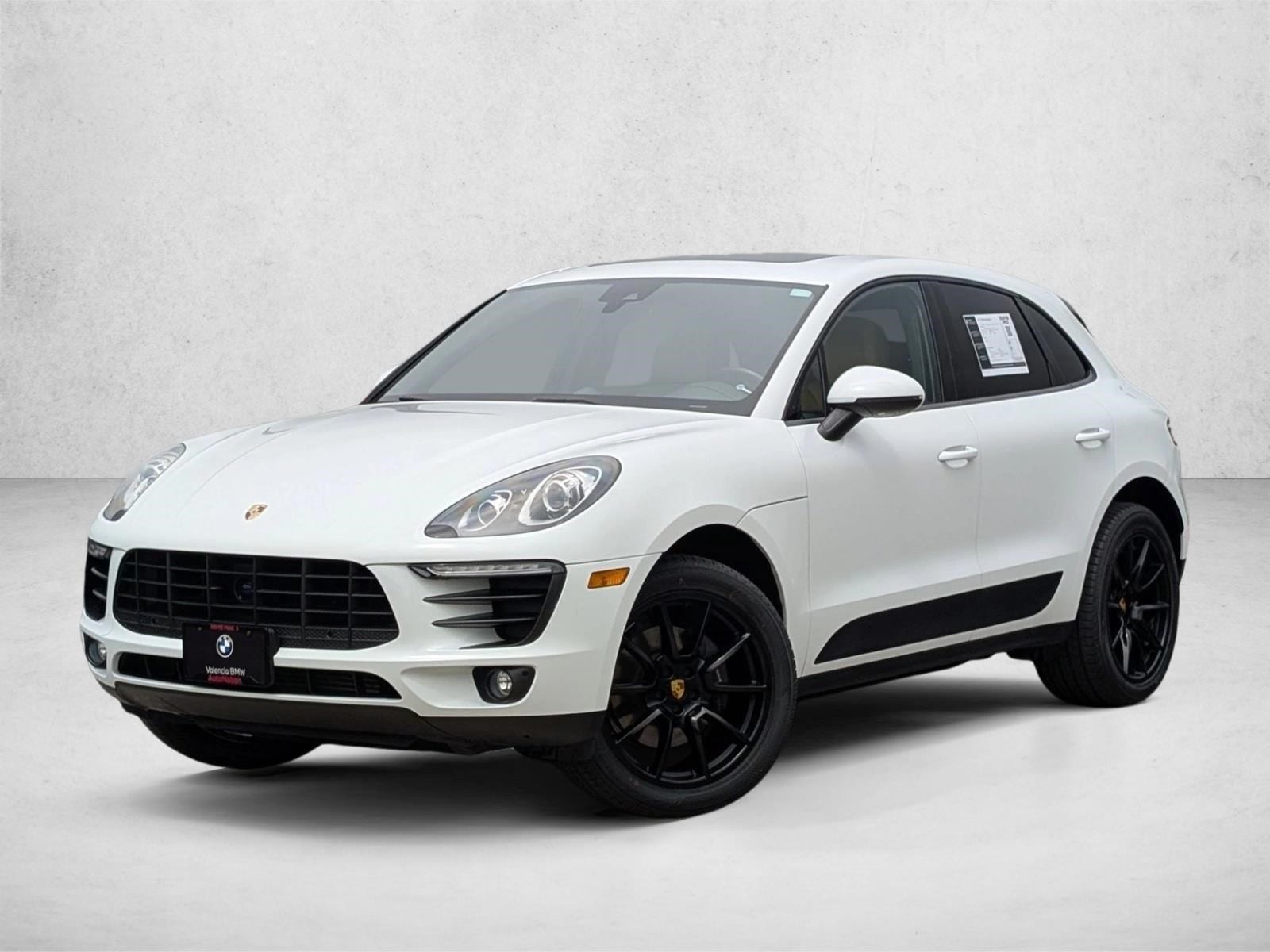 2017 Porsche Macan -'s photo